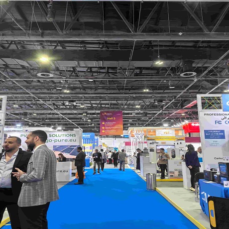 InterSolar Oriente Medio 2025 | PandaSolar presentó soluciones de montaje inteligentes en Dubái